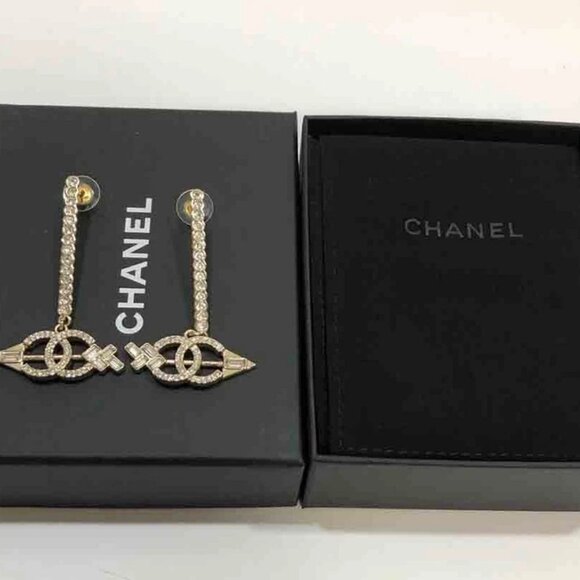 CHANEL CC Logos Rhinestone Arrow Stud Earrings Gold Tone B23C Auth w/Box - Picture 11 of 16